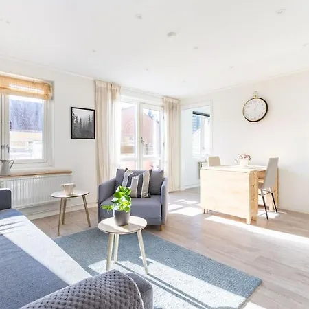 公寓 Location Station& Garage Parking *