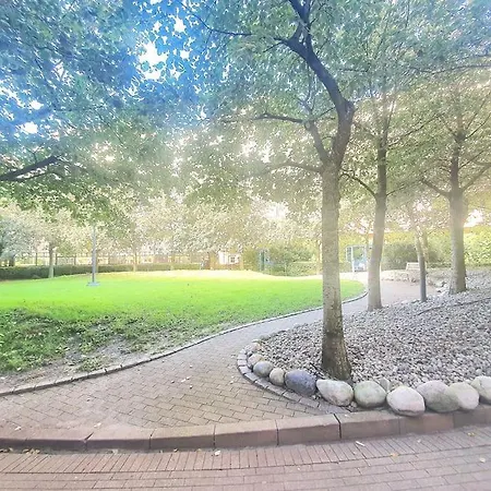 公寓 Location Station& Garage Parking