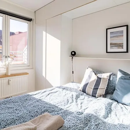 Location Station& Garage Parking 公寓