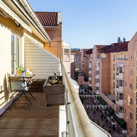 公寓 Location Station& Garage Parking