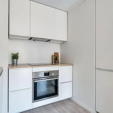 公寓 Location Station& Garage Parking