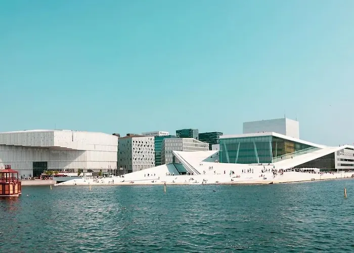 Location Station& Garage Parking 아파트