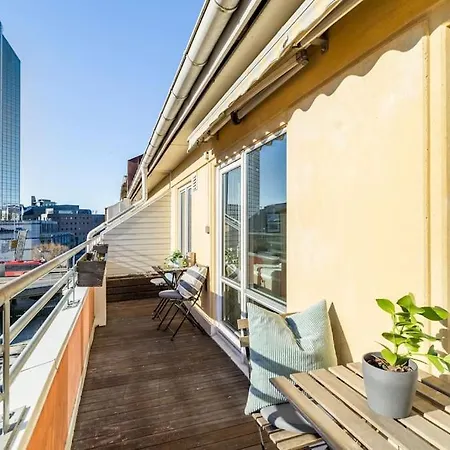 Location Station& Garage Parking Leilighet